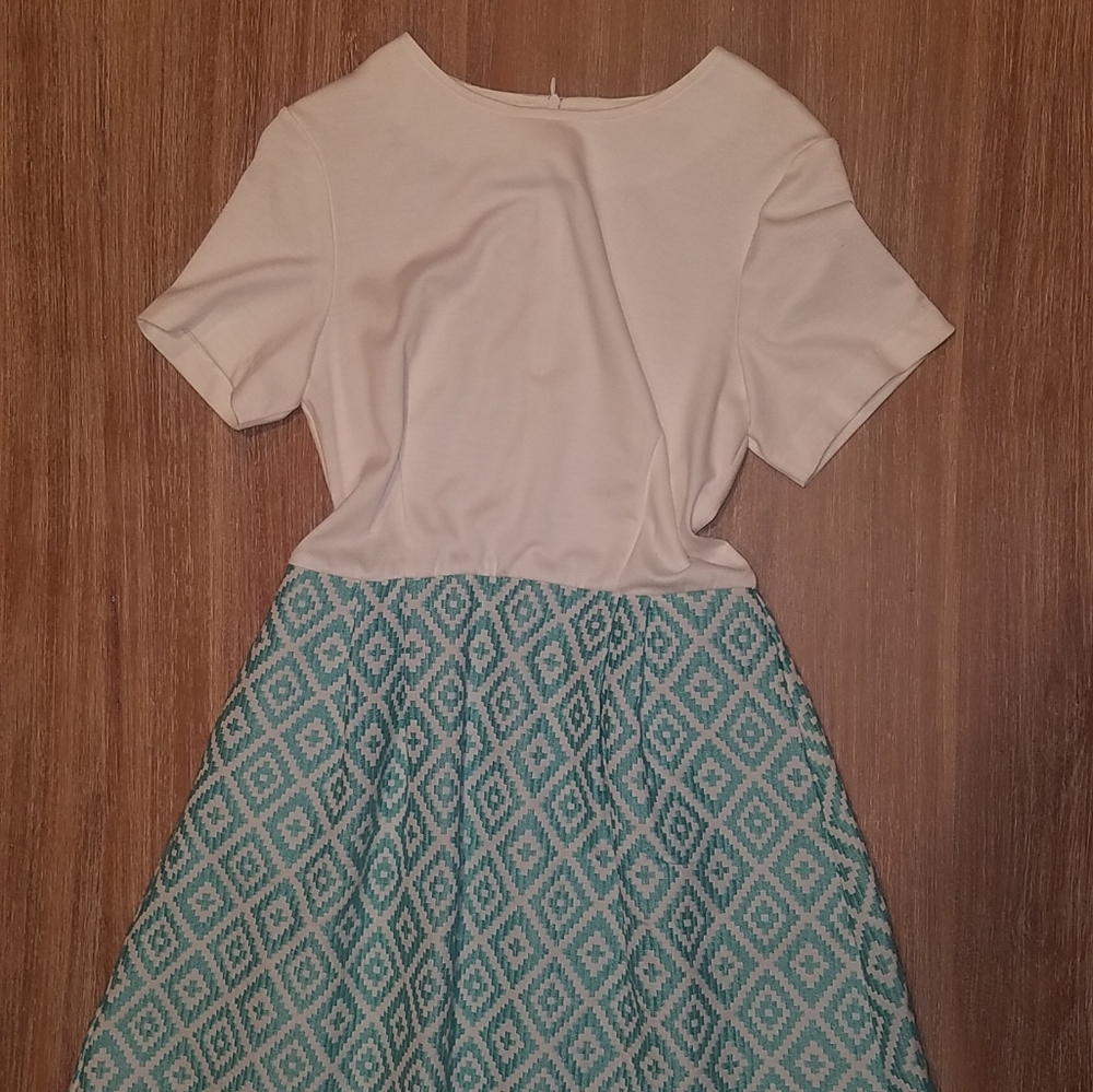 Beautiful dress, fun with pockets (NWOT)